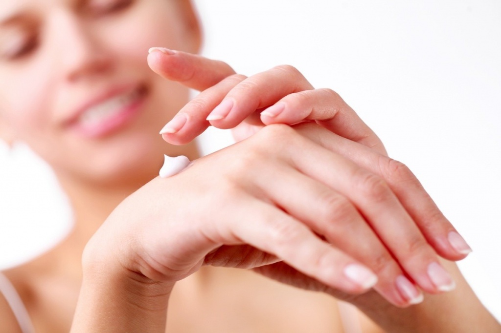 Как ухаживать за кожей рук в разном возрасте