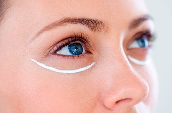 3 главных принципа ухода за кожей глаз после 30 лет