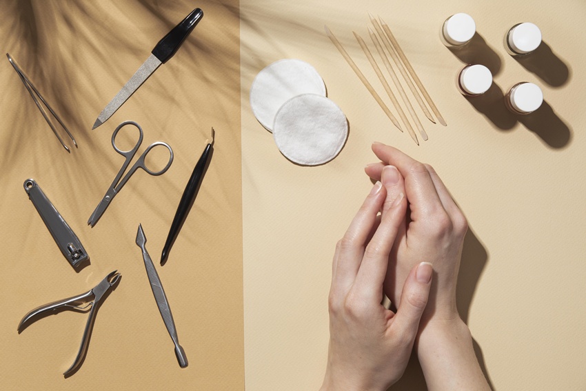 Дизайн ногтей в бежевых тонах как классика маникюра