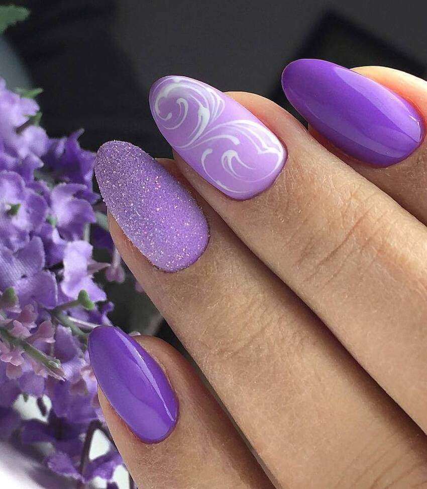 Фиолетовый дизайн ногтей пудра