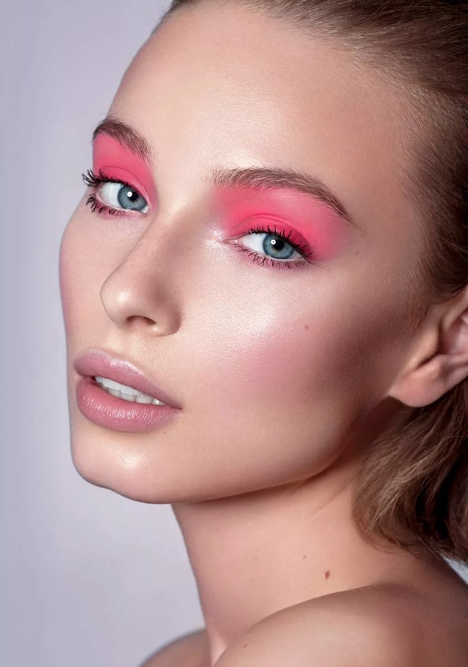 6 правил создания трендового розового макияжа глаз в 2020 году