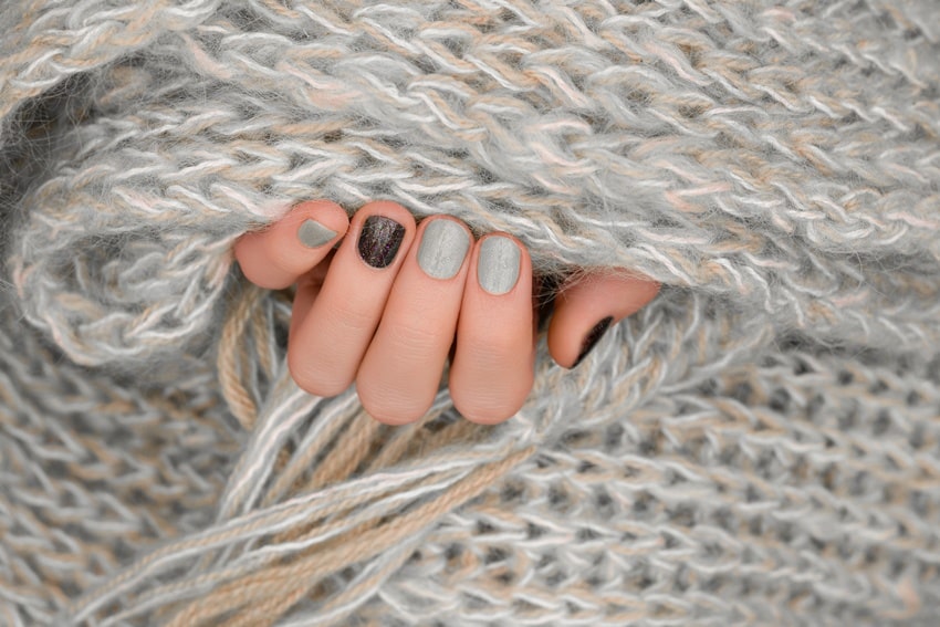 7 ключевых вариантов минимализма в маникюре