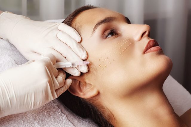 Салонные процедуры для интенсивного увлажнения кожи лица