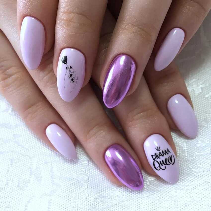 Фиолетовый дизайн ногтей, декорированный втиркой