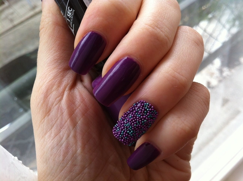 Фиолетовый дизайн ногтей бульонки