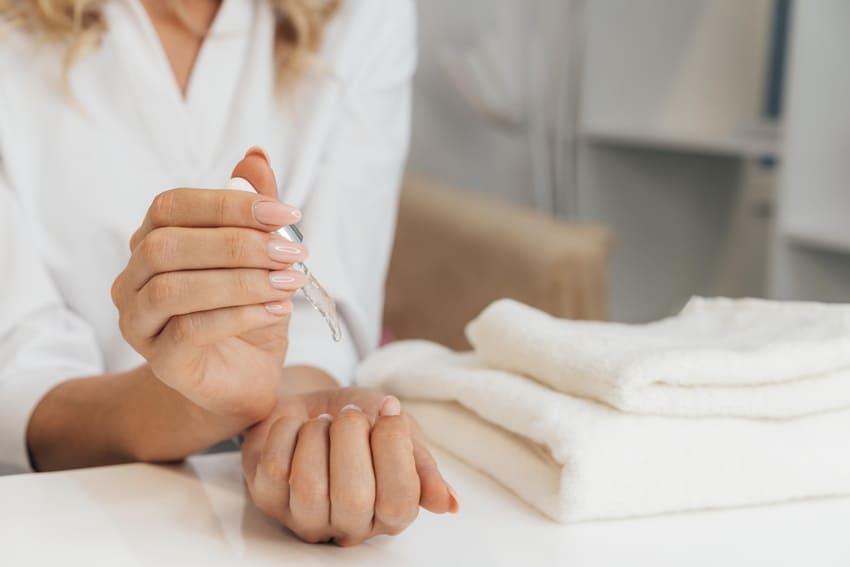 Как сделать маникюр гель-лаком в домашних условиях