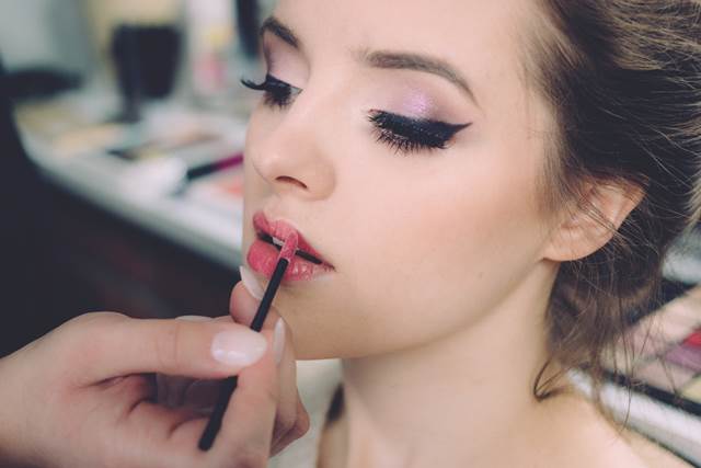 Популярные техники нанесения макияжа губ
