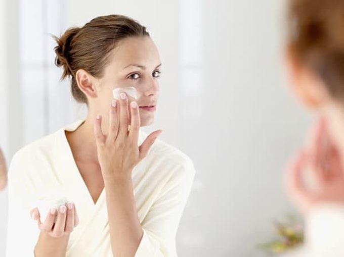 Как правильно ухаживать за кожей лица: питание и восстановление