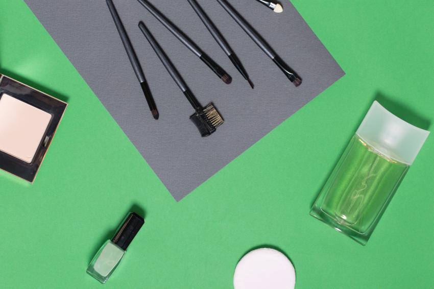 Топ-10 красок для бровей в 2025 году