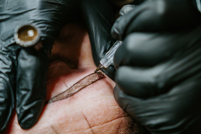 Уход за татуажем бровей: мифы и реальность