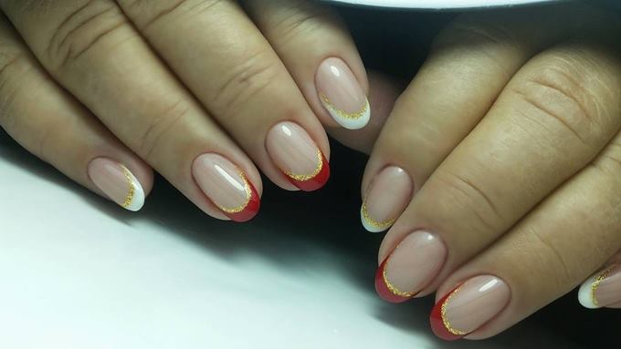 Французский маникюр на короткие круглые ногти