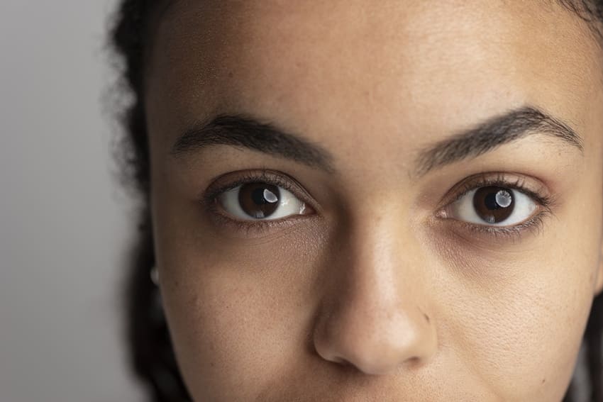 Какой цвет волос подойдет к карим глазам