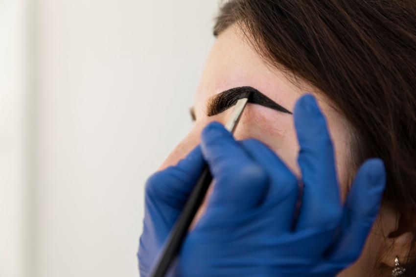 Часто задаваемые вопросы о выборе краски для бровей