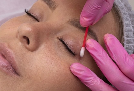 Как делать ламинирование ресниц: красота и безопасность