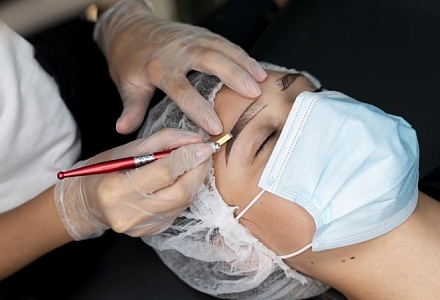 Перманентный макияж бровей: техники и эффекты