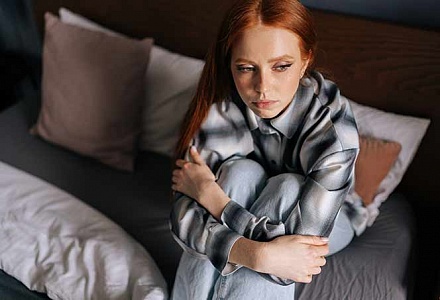 Что такое газлайтинг: признаки, причины, способы прекратить