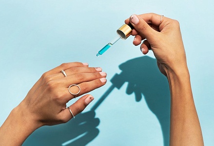 Как пользоваться маслом для кутикулы: правила несения