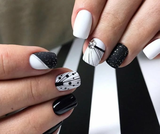 Сочетание белого с другими цветами в маникюре Сочетание белого с другими цветами в маникюре