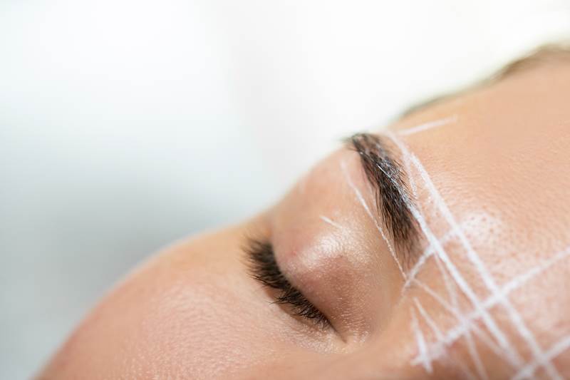 Красивые брови с помощью макияжа Красивые брови с помощью макияжа