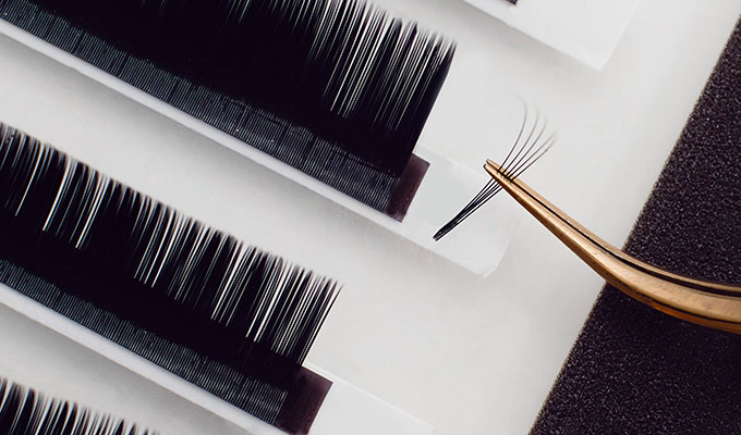 Материалы для поресничного наращивания и их разновидности Материалы для поресничного наращивания и их разновидности