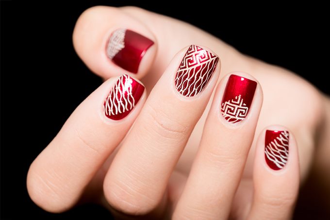 Стемпинг красный маникюр Стемпинг красный маникюр