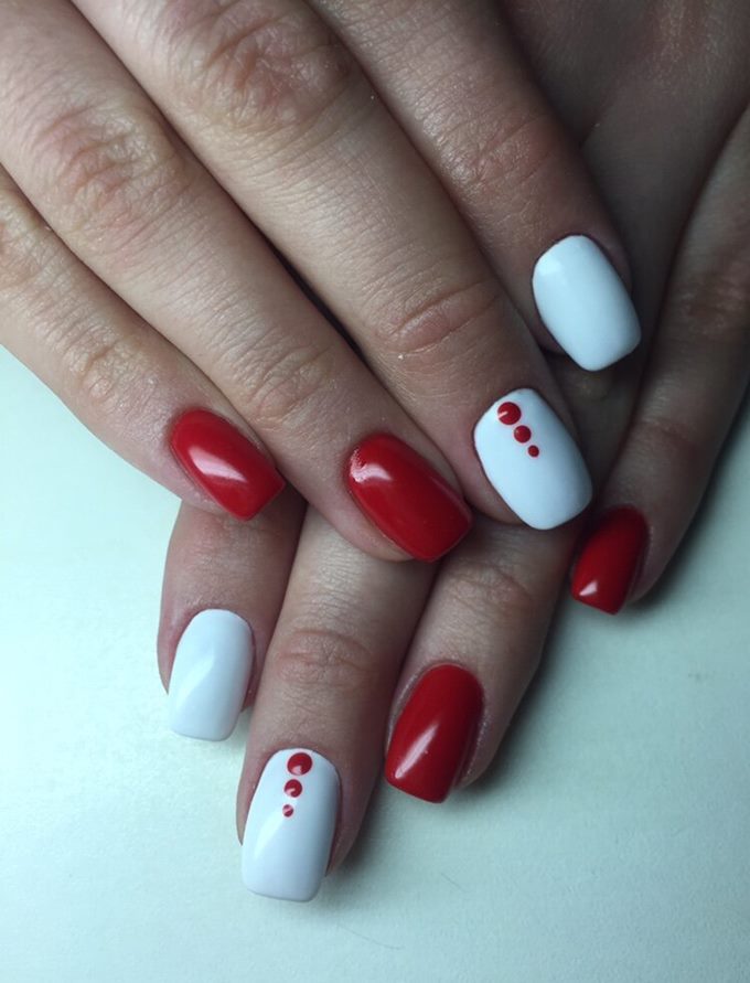 Белый с красным маникюр Белый с красным маникюр