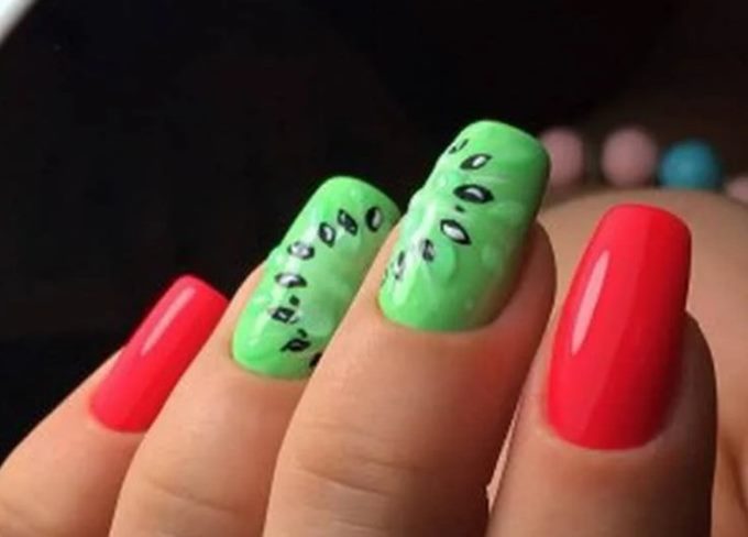 Красно-зеленый маникюр Красно-зеленый маникюр