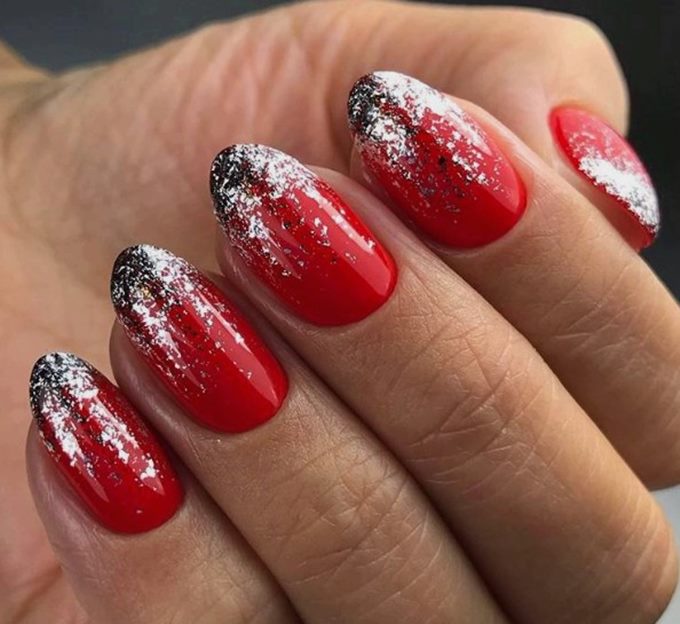 Союз красного с серебряным в маникюре Союз красного с серебряным в маникюре