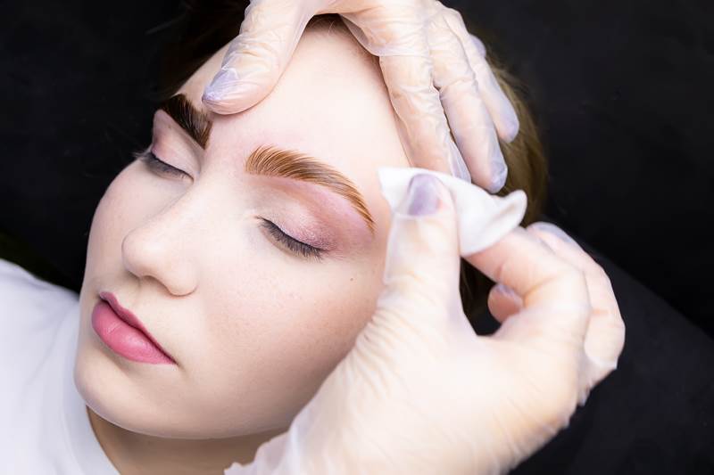 Как правильно подобрать цвет для бровей Использование косметического карандаша и краски