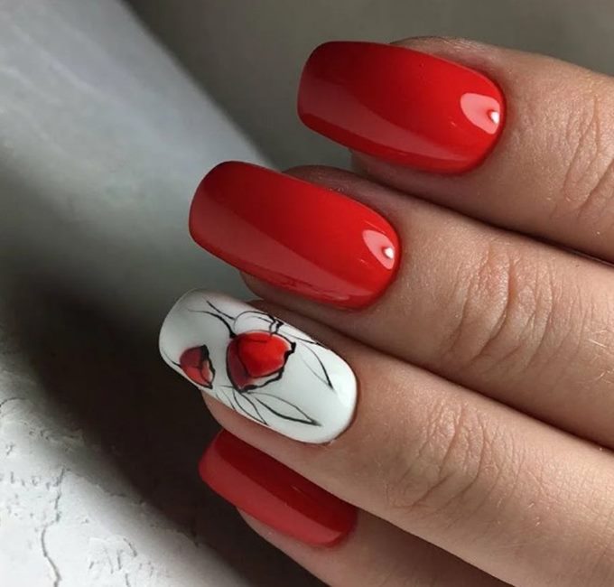 Белый с красным маникюр Белый с красным маникюр