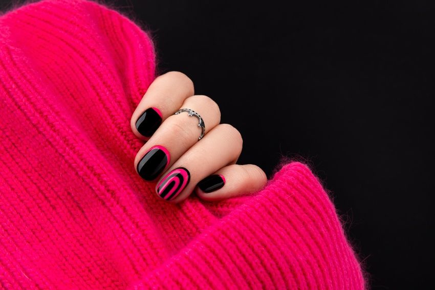 Черный маникюр на короткие ногти Черный маникюр на короткие ногти